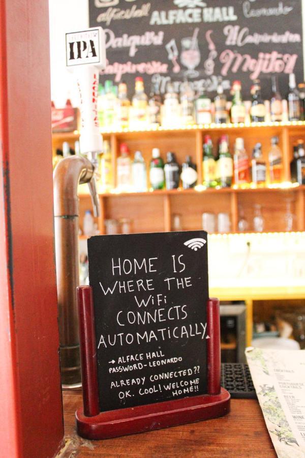 Alface Hall Hostel & Bar Lisboa Екстериор снимка