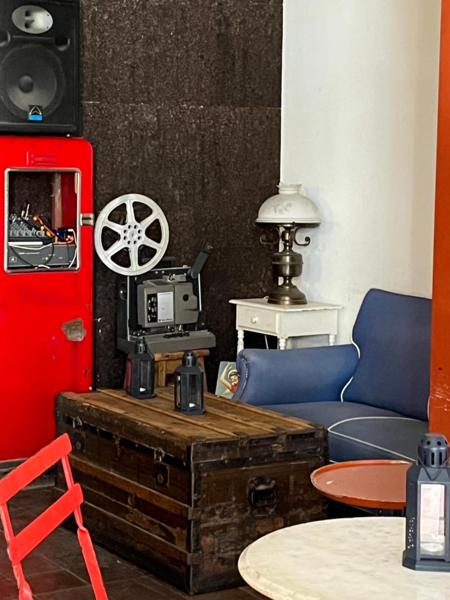 Alface Hall Hostel & Bar Lisboa Екстериор снимка