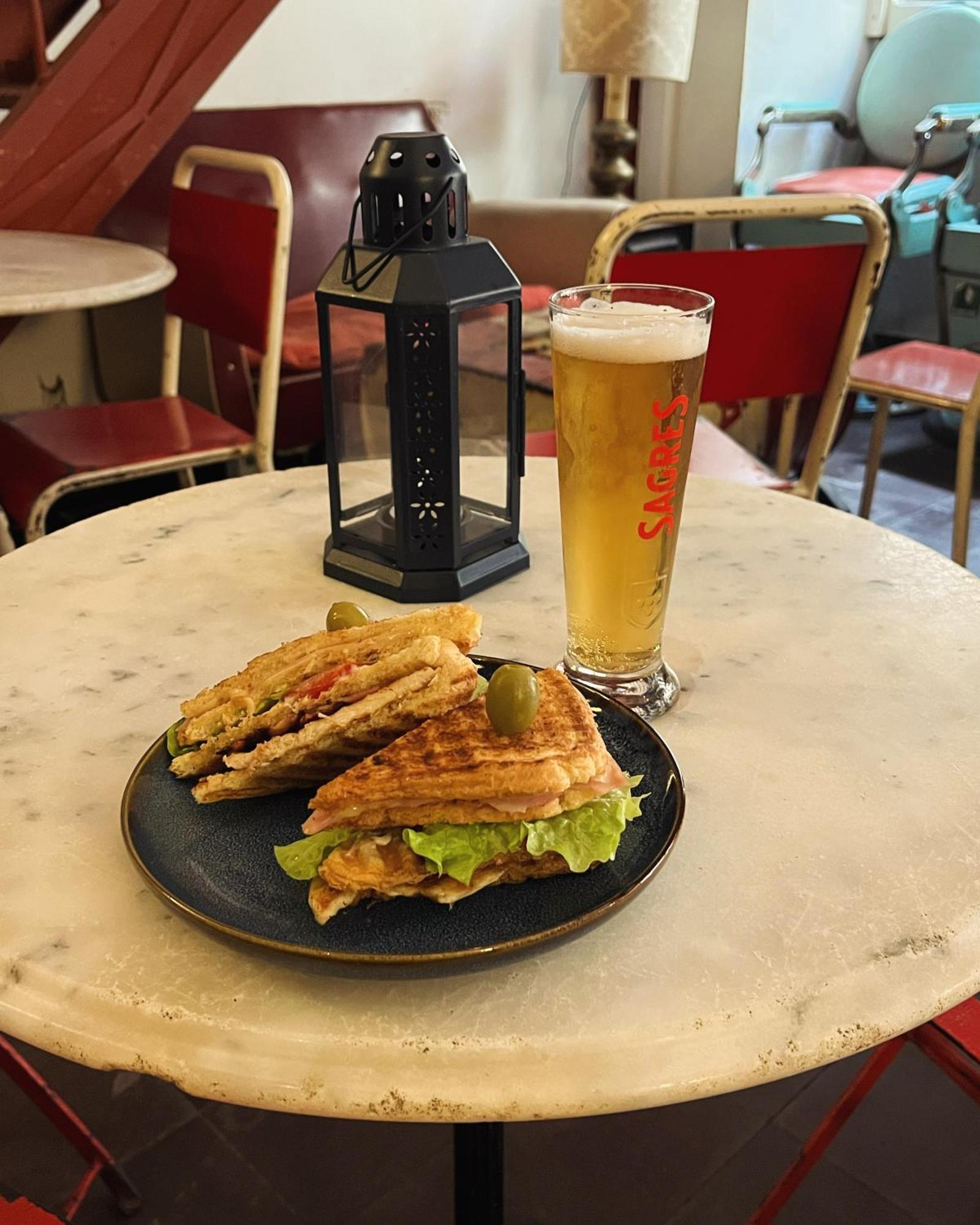 Alface Hall Hostel & Bar Lisboa Екстериор снимка