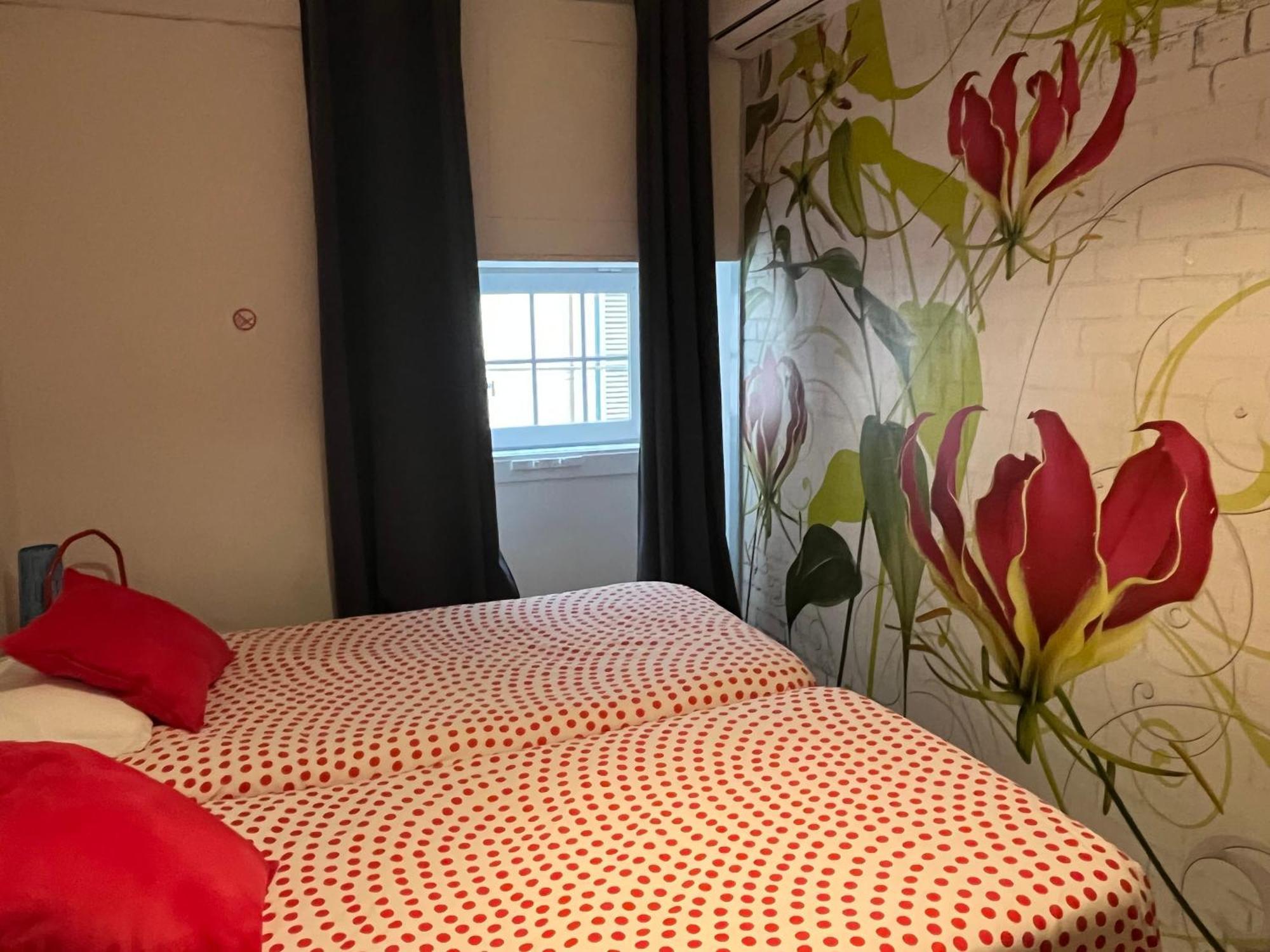 Alface Hall Hostel & Bar Lisboa Екстериор снимка
