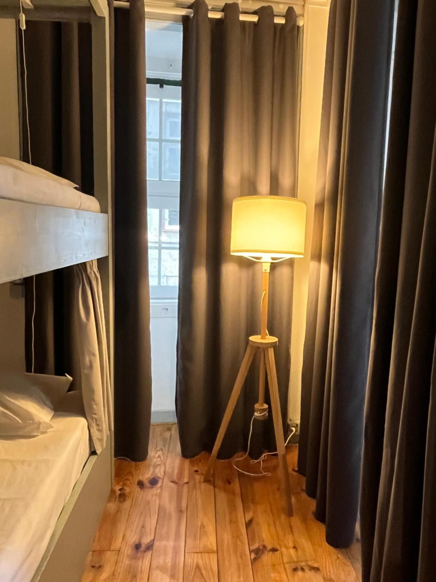 Alface Hall Hostel & Bar Lisboa Екстериор снимка