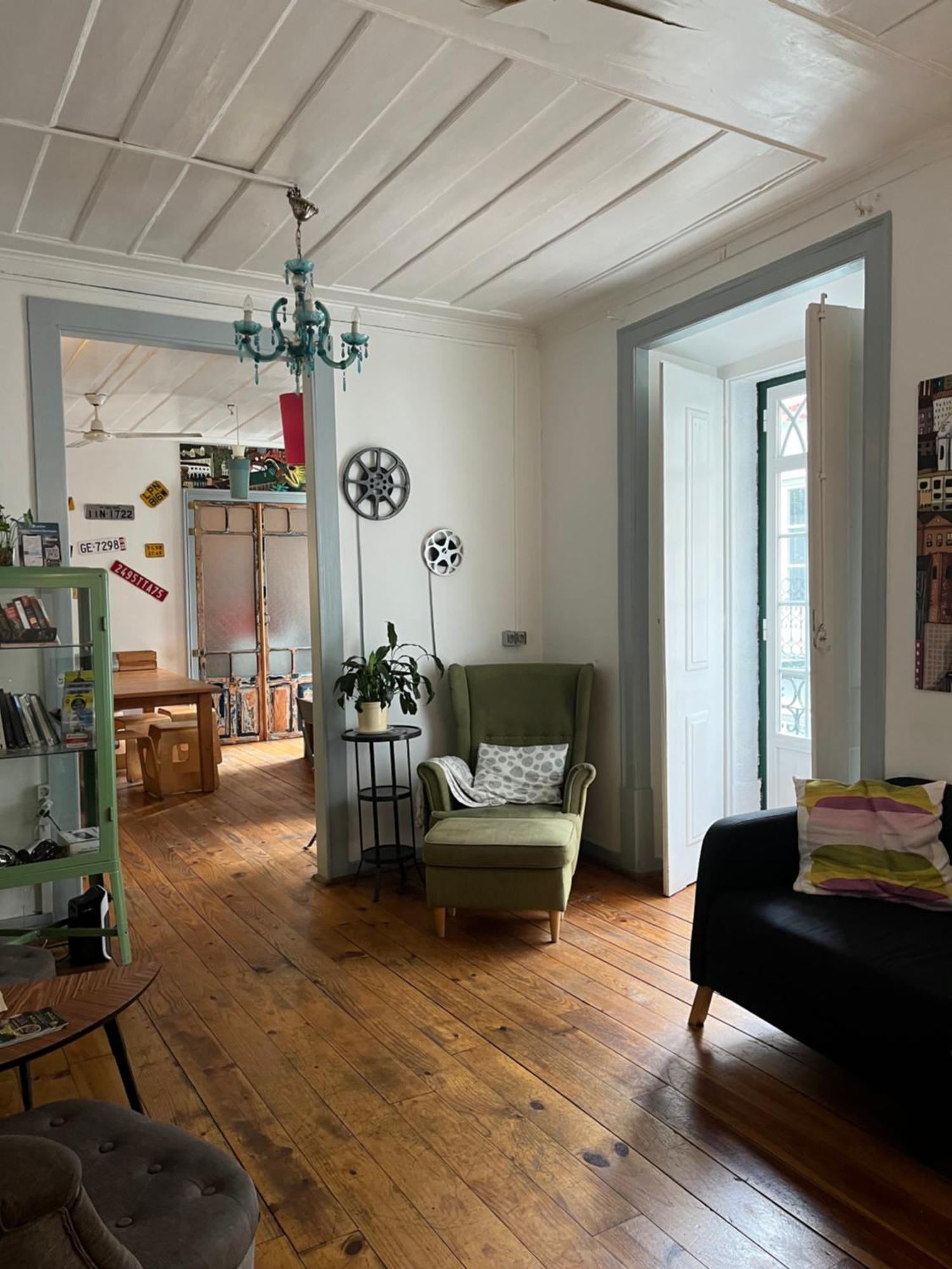 Alface Hall Hostel & Bar Lisboa Екстериор снимка