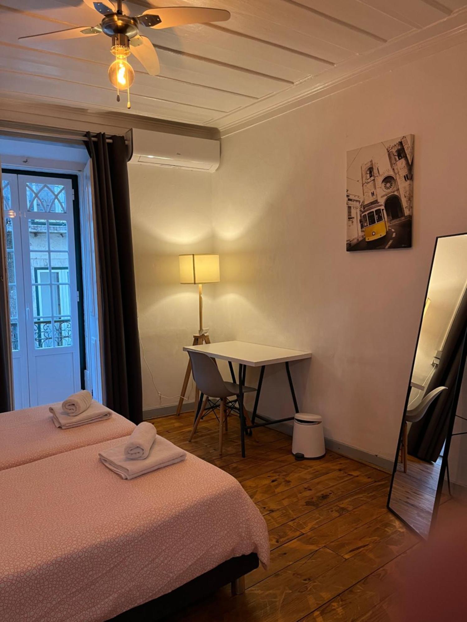 Alface Hall Hostel & Bar Lisboa Екстериор снимка
