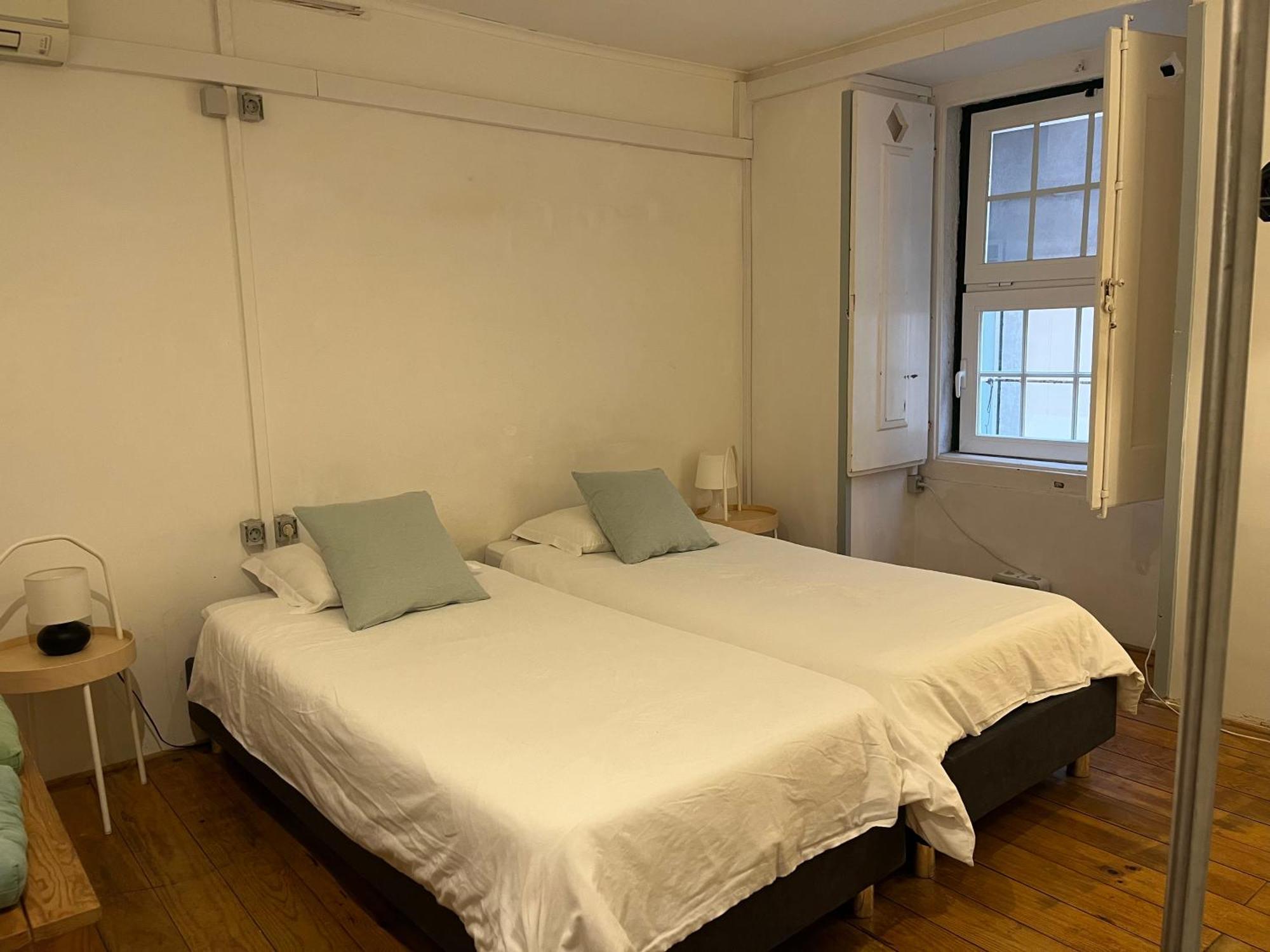 Alface Hall Hostel & Bar Lisboa Екстериор снимка
